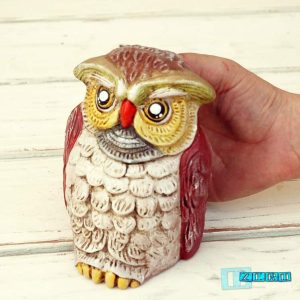 Civetta dipinta a mano in terracotta